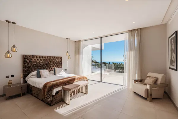 Elegant contemporary villa with sea views in the gated community of El Madroñal, Benahavís