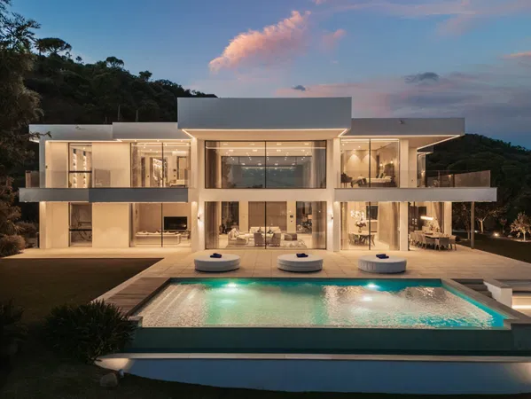 Elegant contemporary villa with sea views in the gated community of El Madroñal, Benahavís