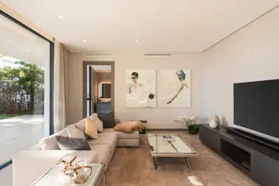 Elegant contemporary villa with sea views in the gated community of El Madroñal, Benahavís