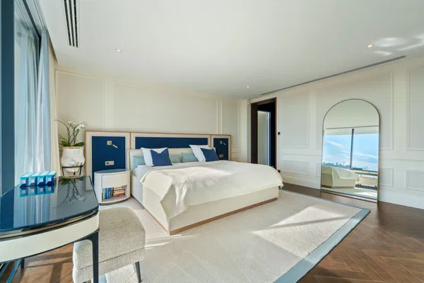 Architectural masterpiece with panoramic sea & mountain views in El Madroñal, Benahavís