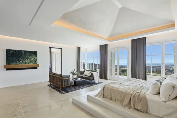 Exclusive mansion with panoramic views of the sea and coastline at Marbella Golf Club Resort, Benahavís