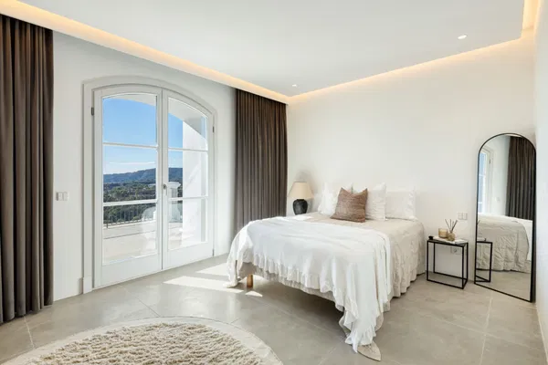 Exclusive mansion with panoramic views of the sea and coastline at Marbella Golf Club Resort, Benahavís