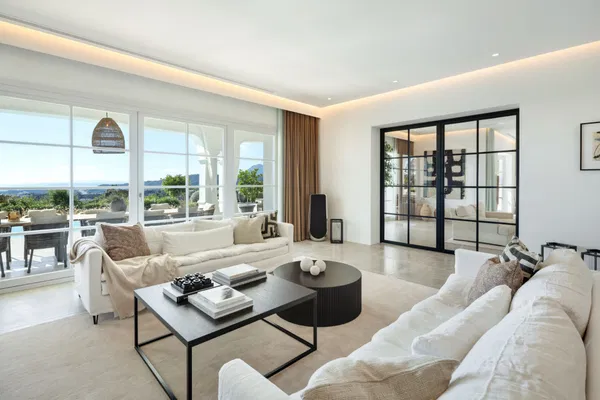Exclusive mansion with panoramic views of the sea and coastline at Marbella Golf Club Resort, Benahavís