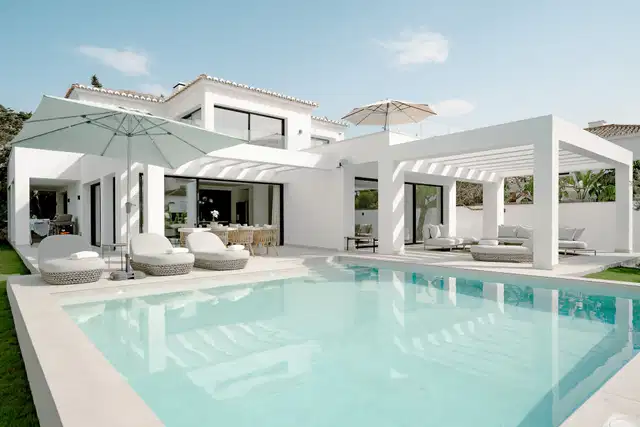 Charming villa with pool close to the beach in Las Chapas, Marbella