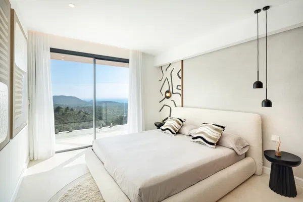 Stunning villa in the prestigious area of Pinares de San Anton, Málaga