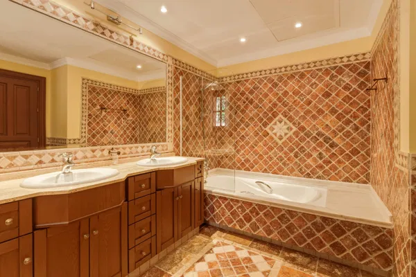 Traditional Andalusian frontline golf villa in Guadalmina Alta, Marbella
