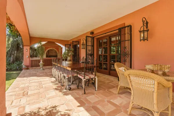 Traditional Andalusian frontline golf villa in Guadalmina Alta, Marbella