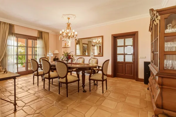 Traditional Andalusian frontline golf villa in Guadalmina Alta, Marbella