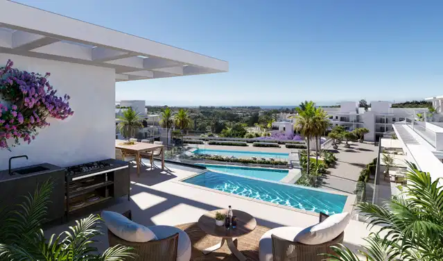 Elegant duplex penthouse with rooftop solarium on the New Golden Mile, Estepona
