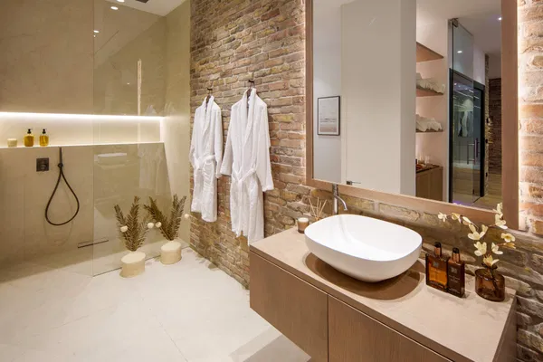 Luxury living surrounded by golf and mountain scenery in Nueva Andalucía, Marbella