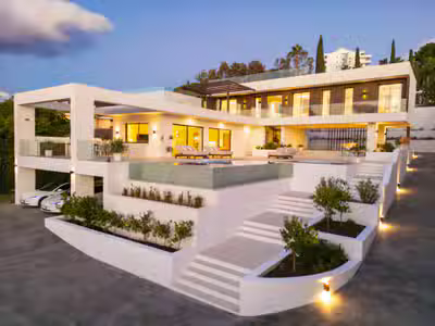 Newly built contemporary villa in the established area of Bel Air, Estepona