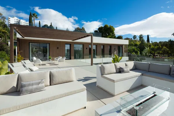 Newly built contemporary villa in the established area of Bel Air, Estepona