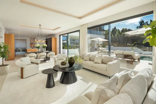 Newly built contemporary villa in the established area of Bel Air, Estepona