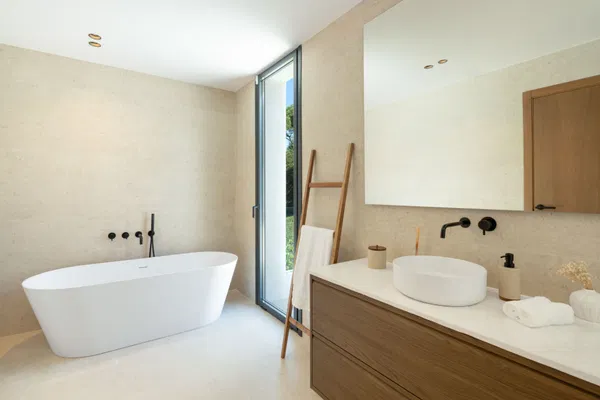 Newly built contemporary villa in the established area of Bel Air, Estepona
