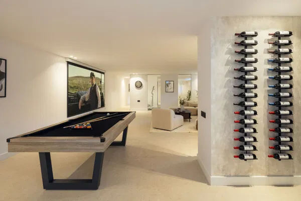 Newly built contemporary villa in the established area of Bel Air, Estepona