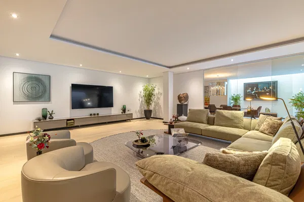 Contemporary luxury villa with expansive plot and refined Mediterranean living in Guadalmina Baja, Marbella