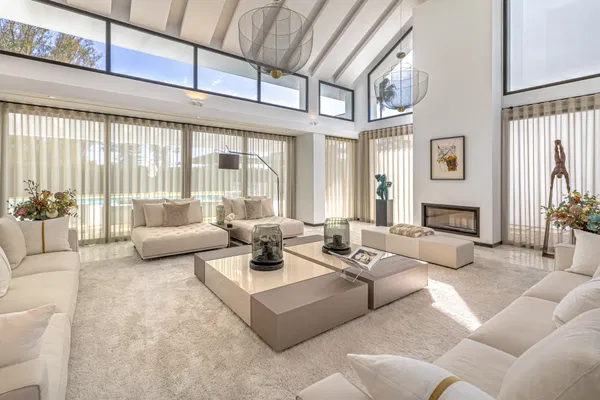Contemporary luxury villa with expansive plot and refined Mediterranean living in Guadalmina Baja, Marbella