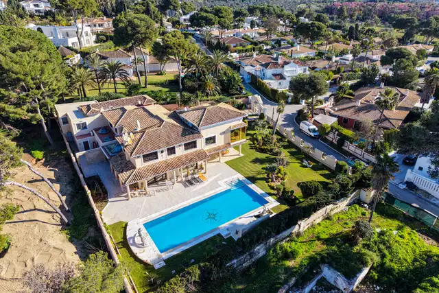 Beachside villa in Los Monteros Playa, Marbella