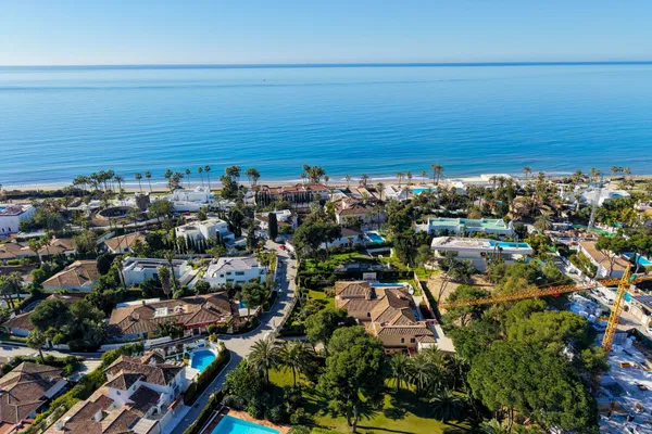 Beachside villa in Los Monteros Playa, Marbella