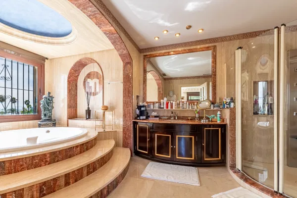 Beachside villa in Los Monteros Playa, Marbella