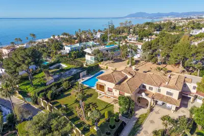 Beachside villa in Los Monteros Playa, Marbella