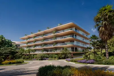 Contemporary three-bedroom penthouse with rooftop solarium and jacuzzi, Estepona