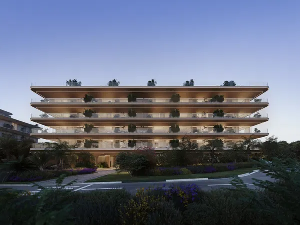 Contemporary three-bedroom apartment with sea views in an exclusive boutique development, Estepona
