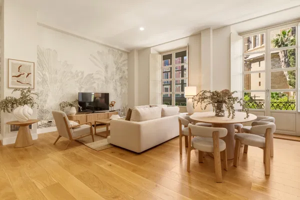 Apartment with an historic character combined with the elegance of modern living on Calle Cister, Málaga
