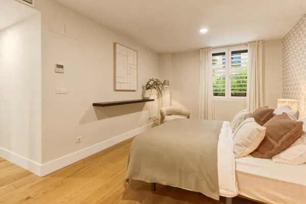Apartment with an historic character combined with the elegance of modern living on Calle Cister, Málaga