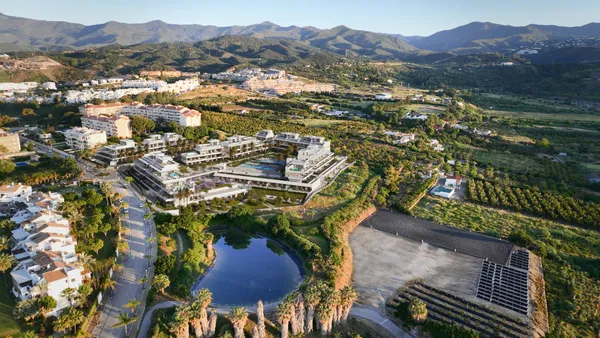 Off-plan apartment in a new development in the heart of the New Golden Mile, Estepona