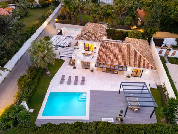 Sophisticated Mediterranean residence in a peaceful beachside setting in Cortijo Blanco, San Pedro de Alcántara