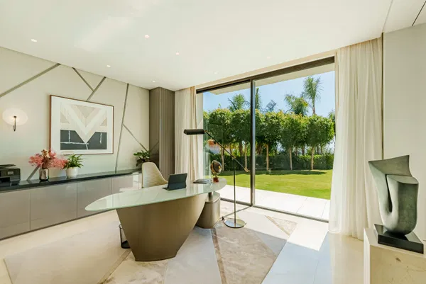 Prestigious hillside residence with panoramic sea and mountain views in La Quinta, Benahavis