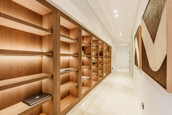 Prestigious hillside residence with panoramic sea and mountain views in La Quinta, Benahavis