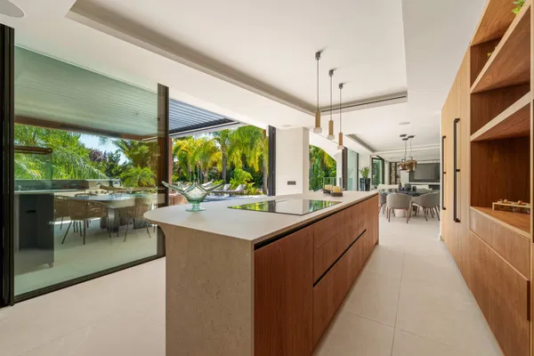 Sophisticated residence with private pool and tranquil setting in Las Chapas, Marbella East