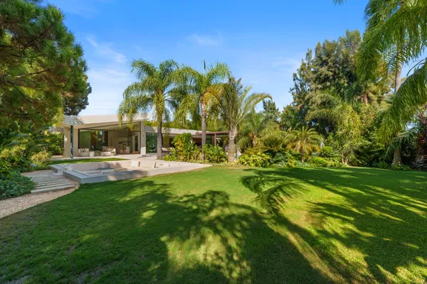 Sophisticated residence with private pool and tranquil setting in Las Chapas, Marbella East