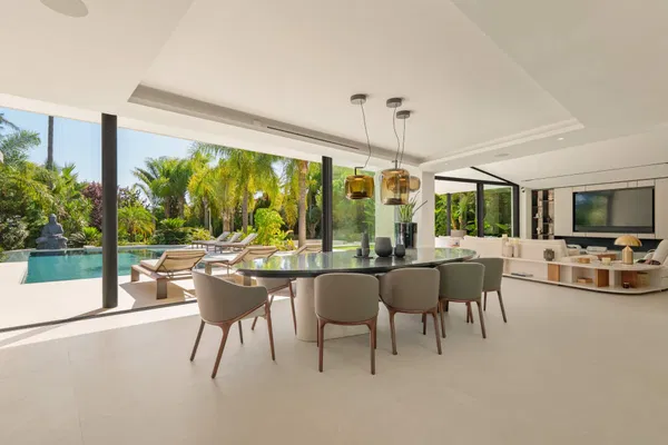 Sophisticated residence with private pool and tranquil setting in Las Chapas, Marbella East