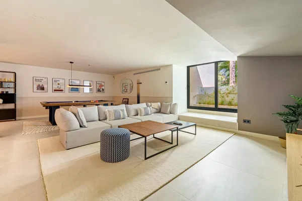 Sophisticated residence with private pool and tranquil setting in Las Chapas, Marbella East