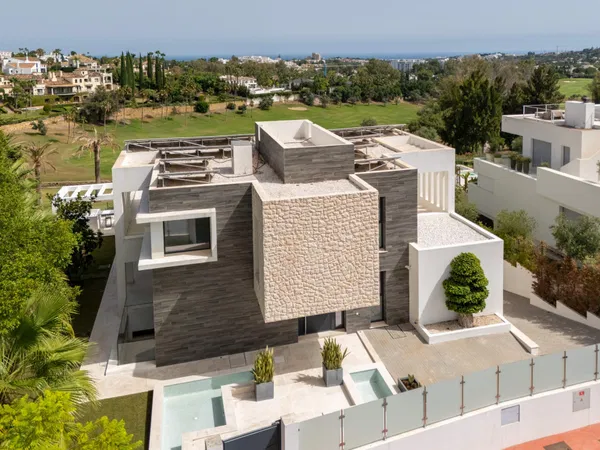 Modern frontline golf villa with panoramic views in the heart of the Golf Valley in Nueva Andalucía, Marbella