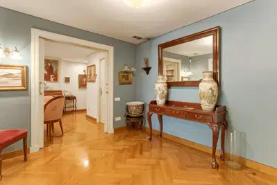 Classic residence with great potential on Paseo Reding, in the heart of La Malagueta, Málaga