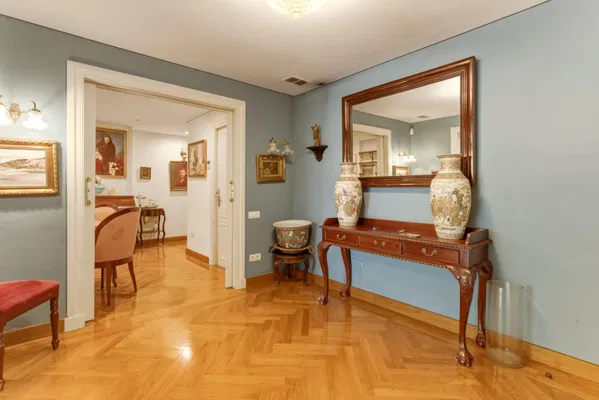 Classic residence with great potential on Paseo Reding, in the heart of La Malagueta, Málaga