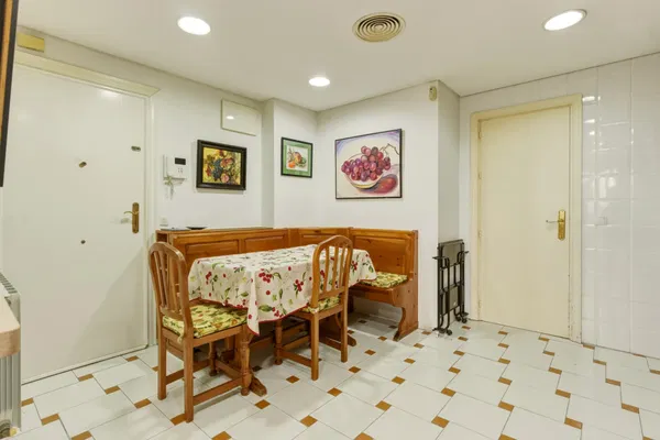 Classic residence with great potential on Paseo Reding, in the heart of La Malagueta, Málaga