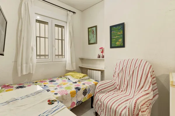 Classic residence with great potential on Paseo Reding, in the heart of La Malagueta, Málaga