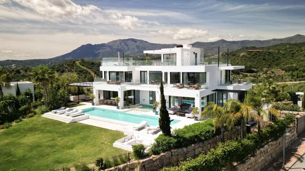 Luxury villa surrounded by nature with stunning panoramic views, New Golden Mile, Estepona