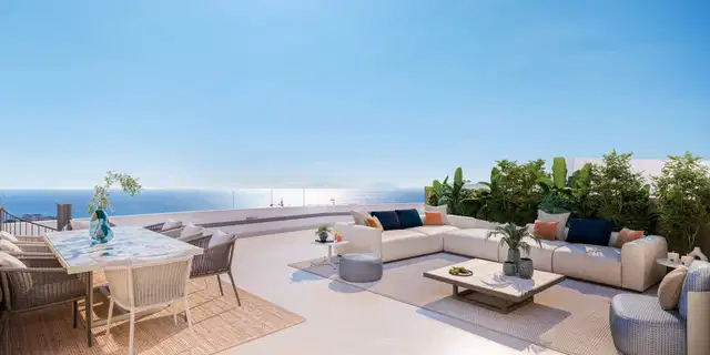 Exceptional Penthouse with Rooftop Solarium and Covered Terraces in Las Mesas Estepona