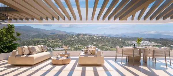 Exceptional Penthouse with Rooftop Solarium and Covered Terraces in Las Mesas Estepona