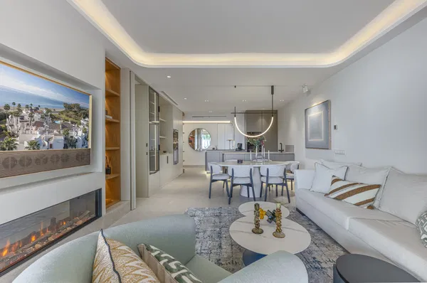 Fully renovated designer apartment turn in Bahía del Velerín, Estepona East