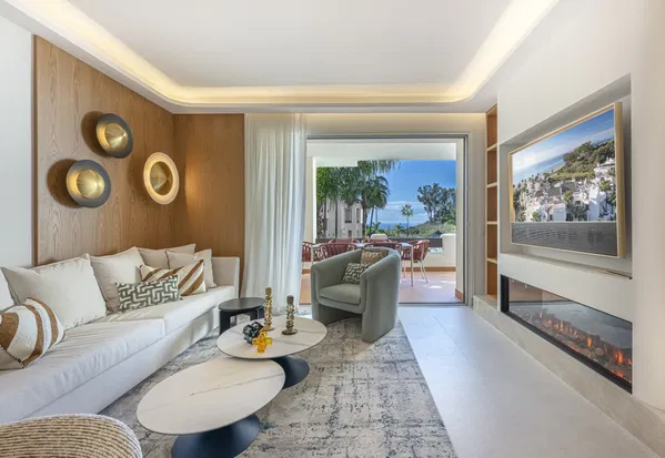 Fully renovated designer apartment turn in Bahía del Velerín, Estepona East