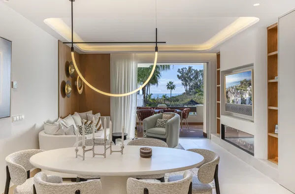 Fully renovated designer apartment turn in Bahía del Velerín, Estepona East