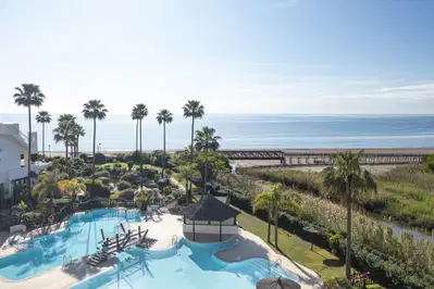 Fully renovated designer apartment turn in Bahía del Velerín, Estepona East