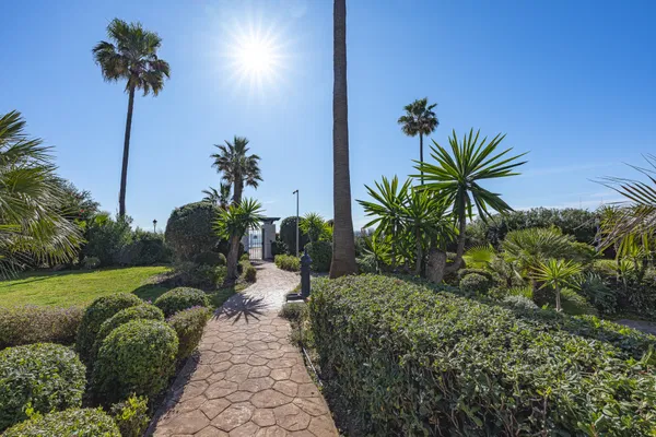 Fully renovated designer apartment turn in Bahía del Velerín, Estepona East
